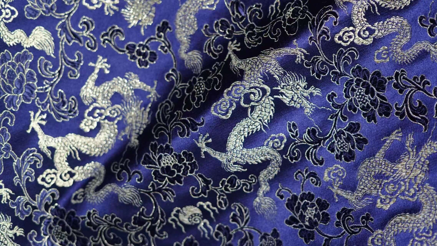 The Dilemma of Shujin:A Delicate Balance of Artistry and Utility