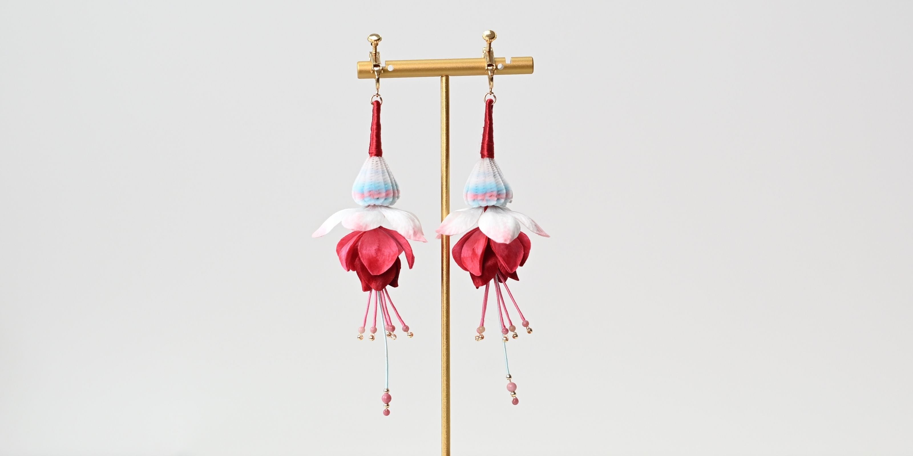 Ronghua Tutorial: How to Make Fuchsia Ear Clip
