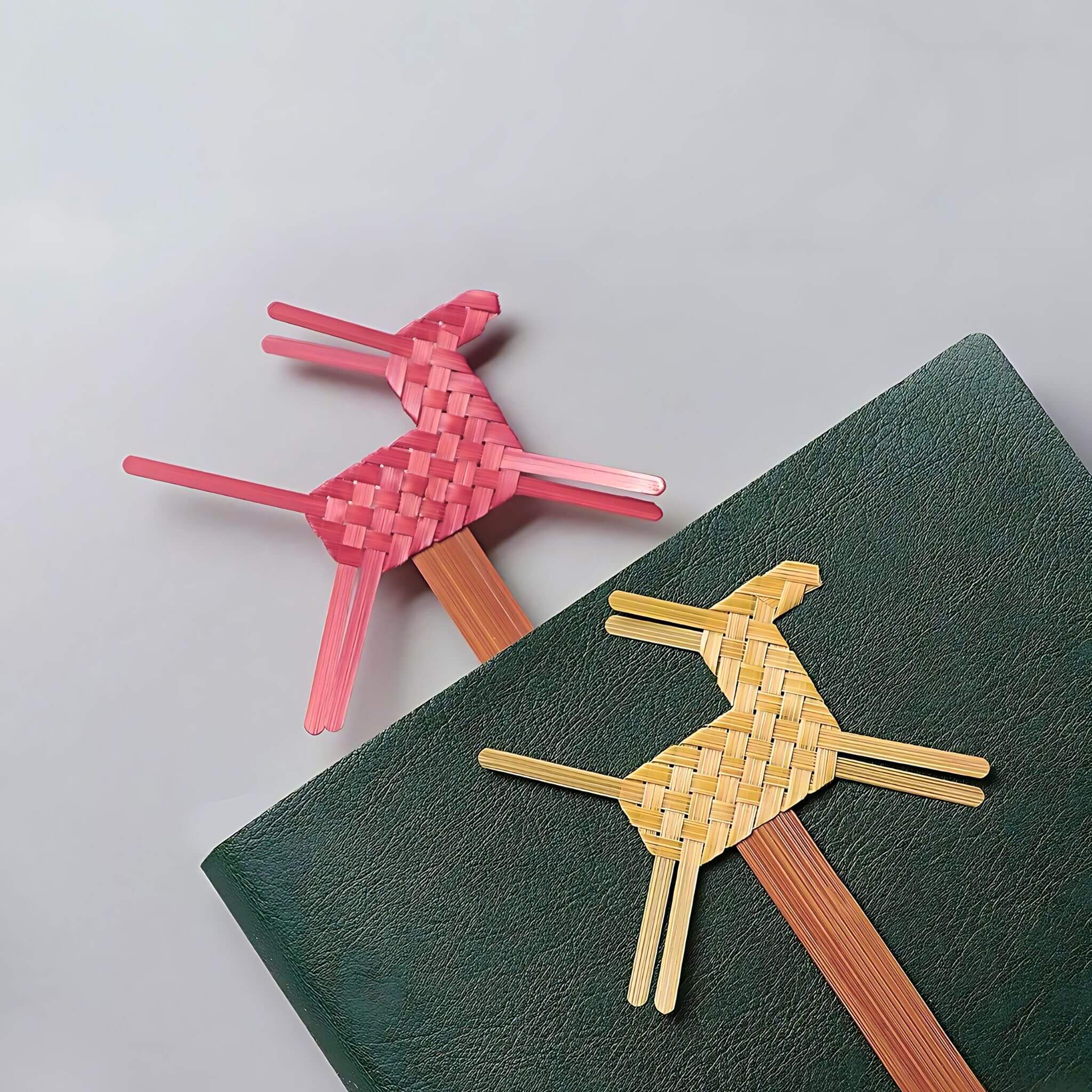 Bamboo-woven bookmarks | Running Horse