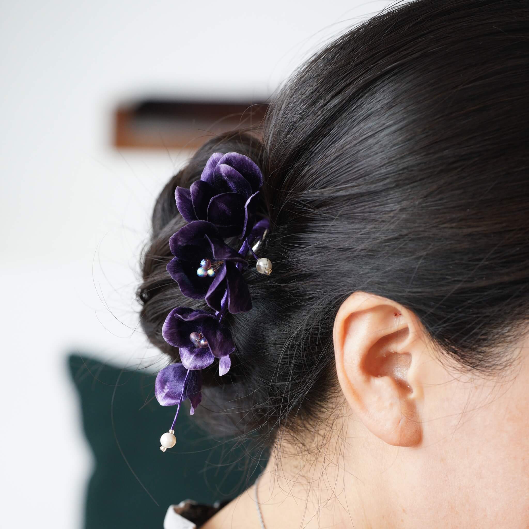 Handmade Ronghua Flowers | Velvet Nightfall