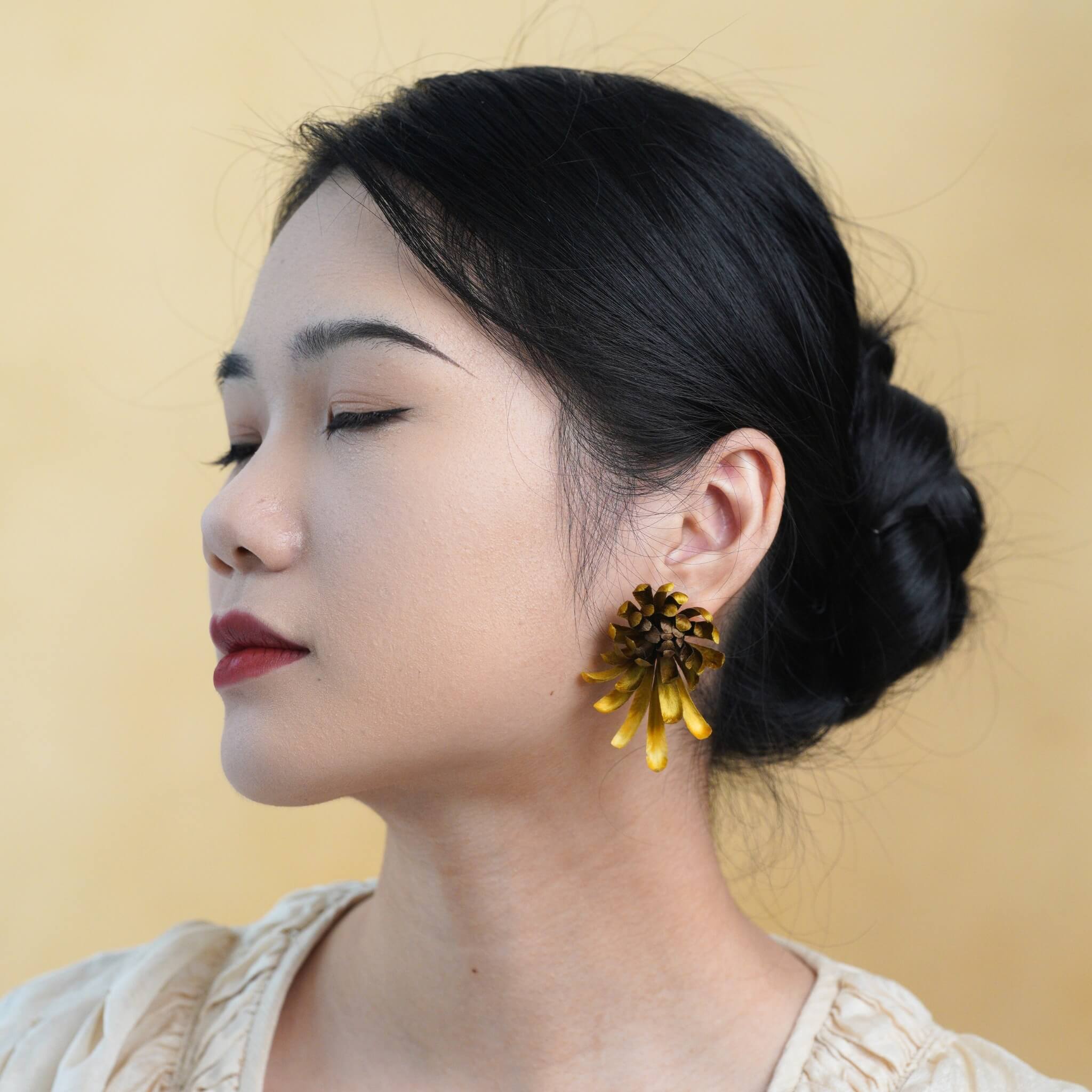 Handmade Ronghua | Fall For You Earrings