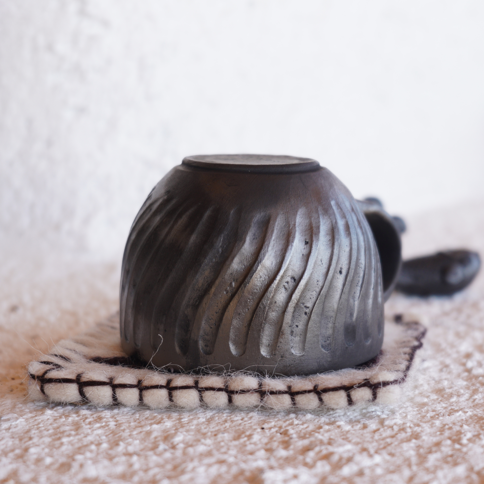 Black Pottery | Wave