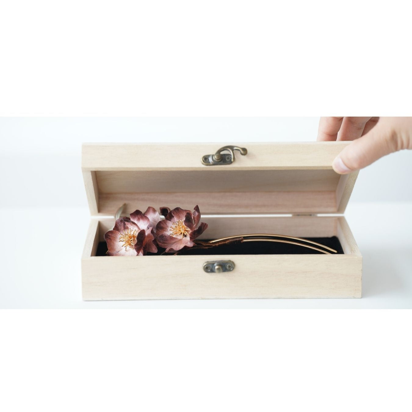 Ronghua Hairpin | Rosewood Poem