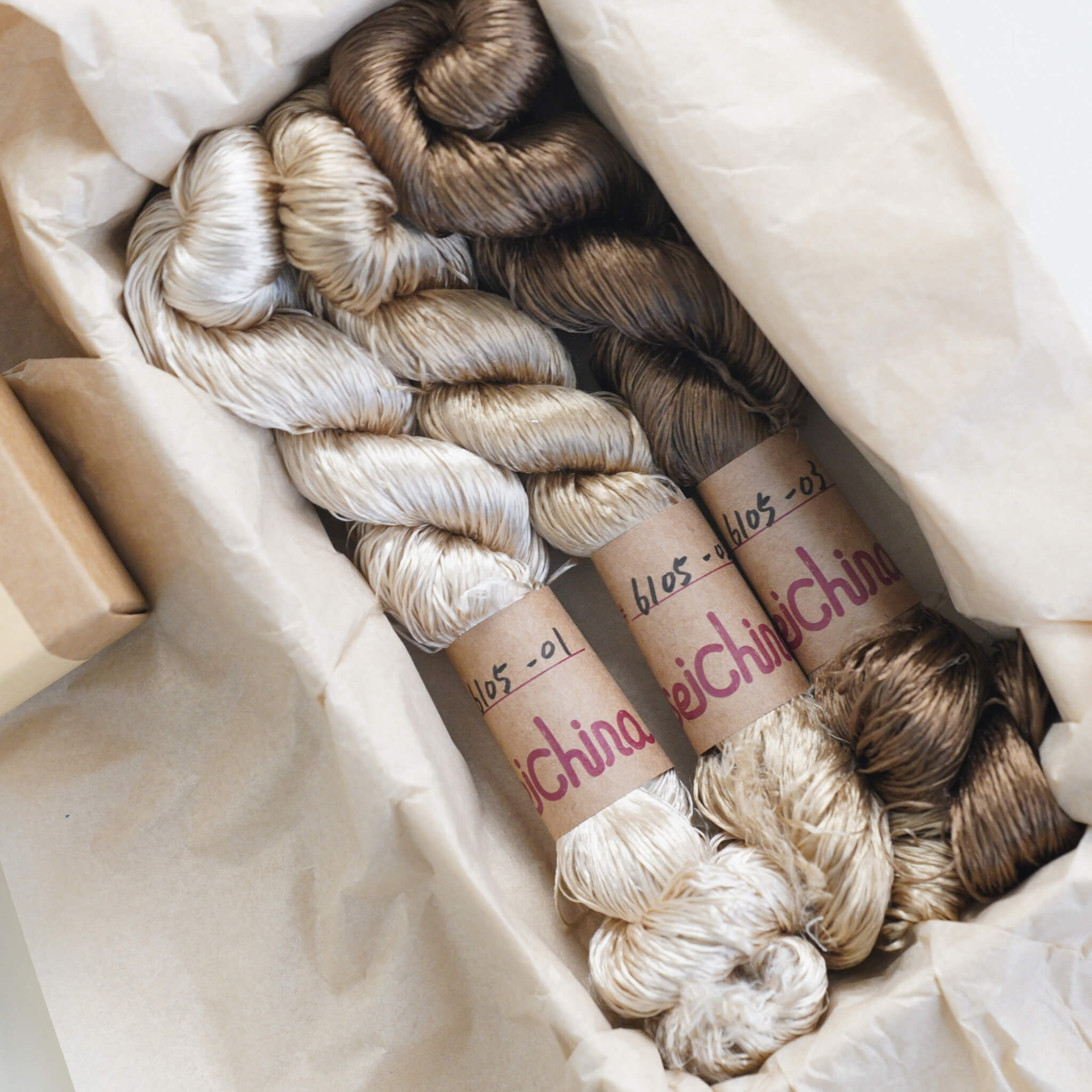 Untwisted Mulberry Silk For Ronghua | Colour #6105