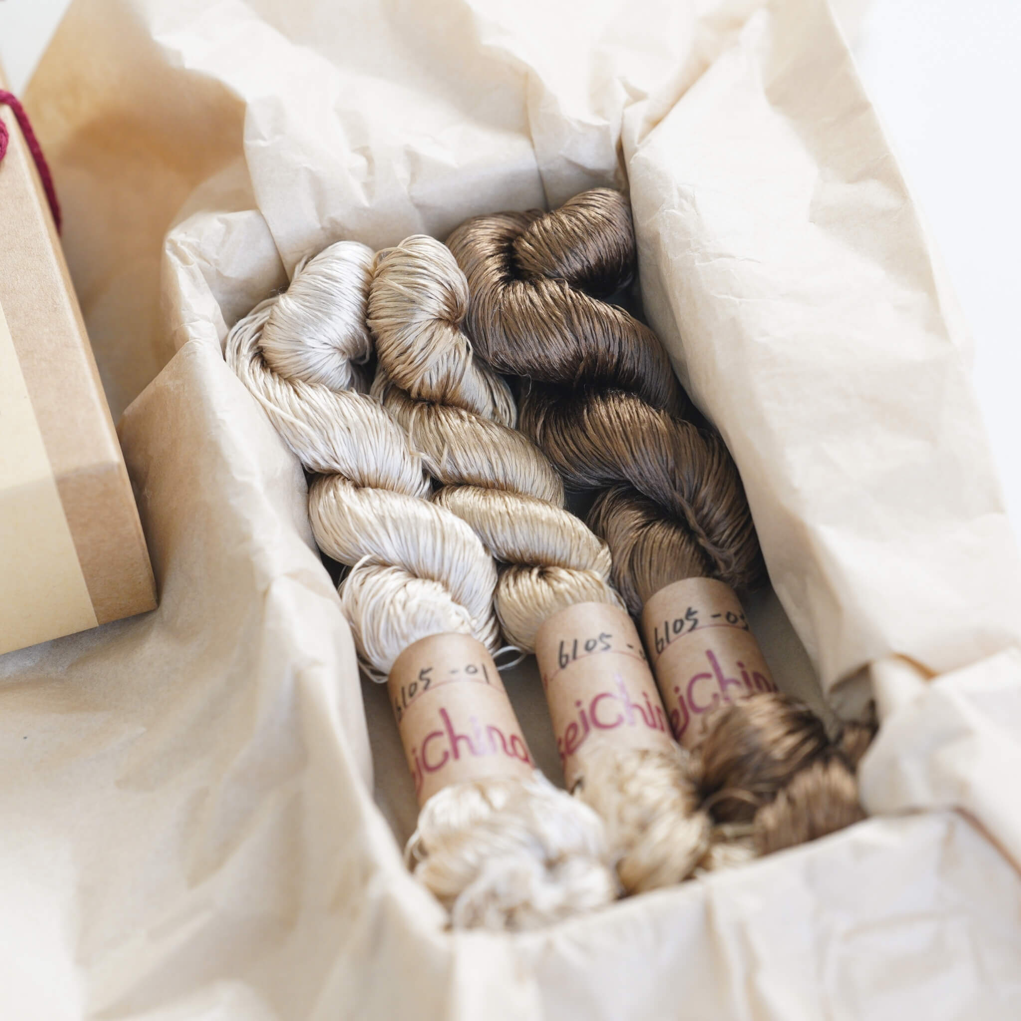 Untwisted Mulberry Silk For Ronghua | Colour #6105