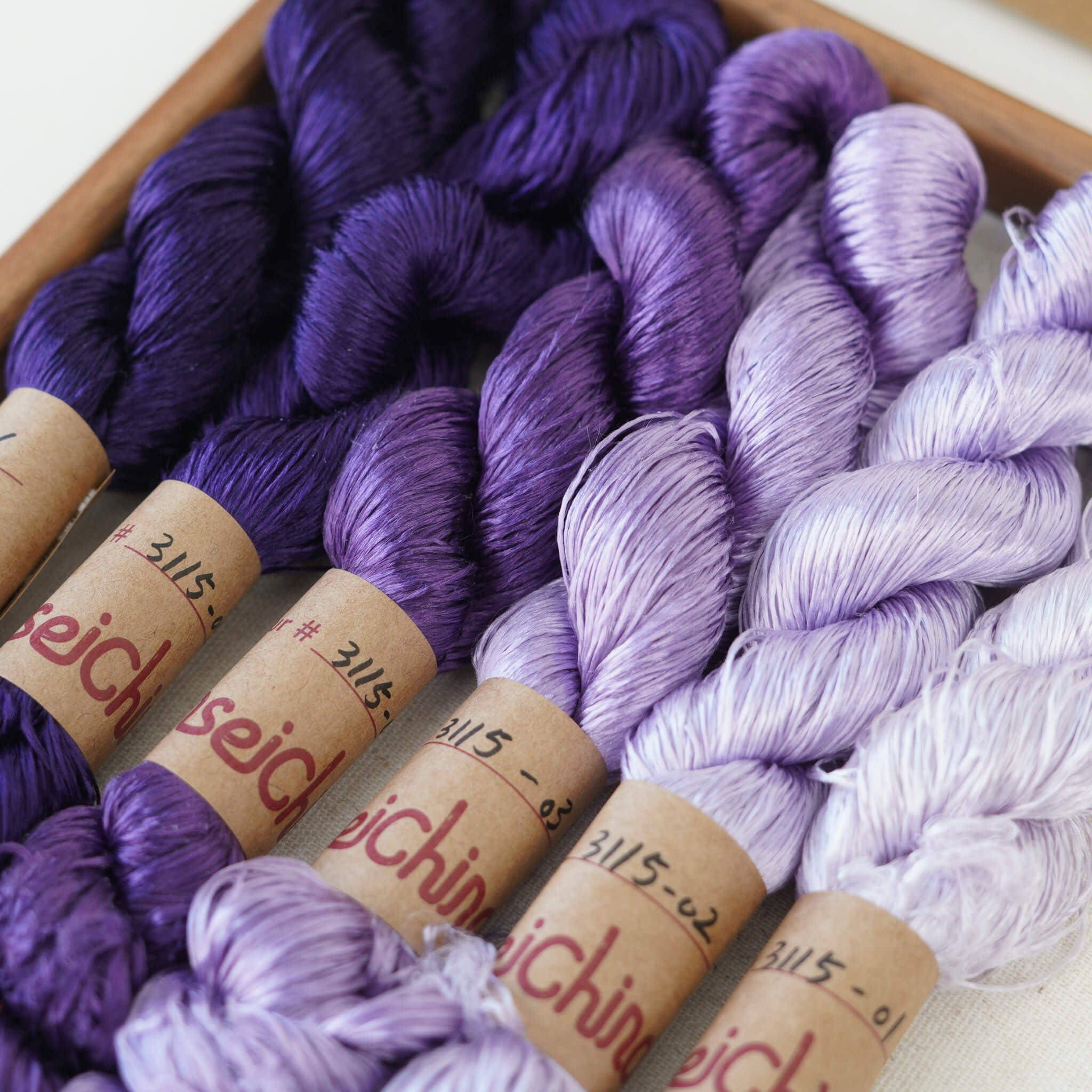 Untwisted Mulberry Silk For Ronghua | Colour #3115