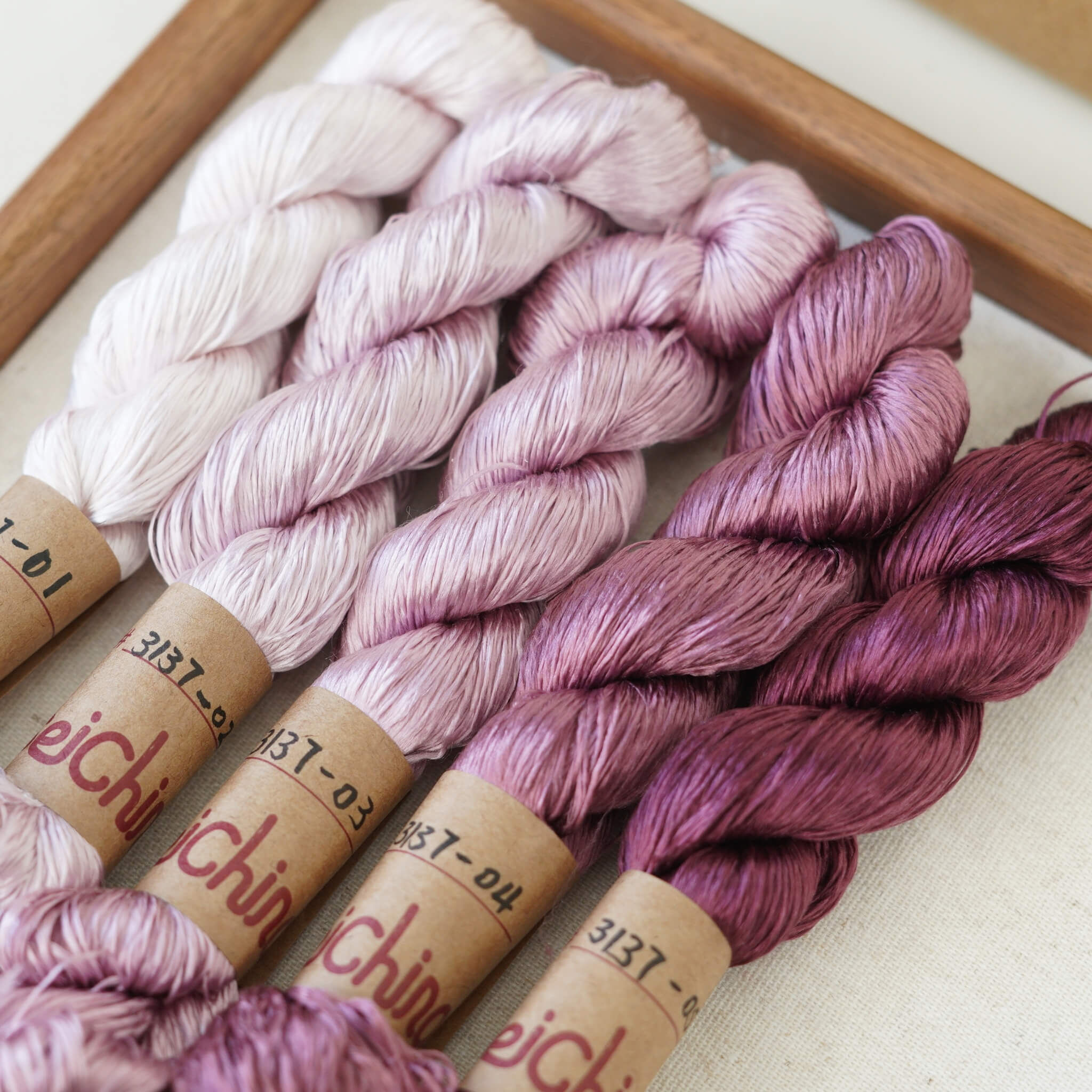Untwisted Mulberry Silk For Ronghua | Colour #3137