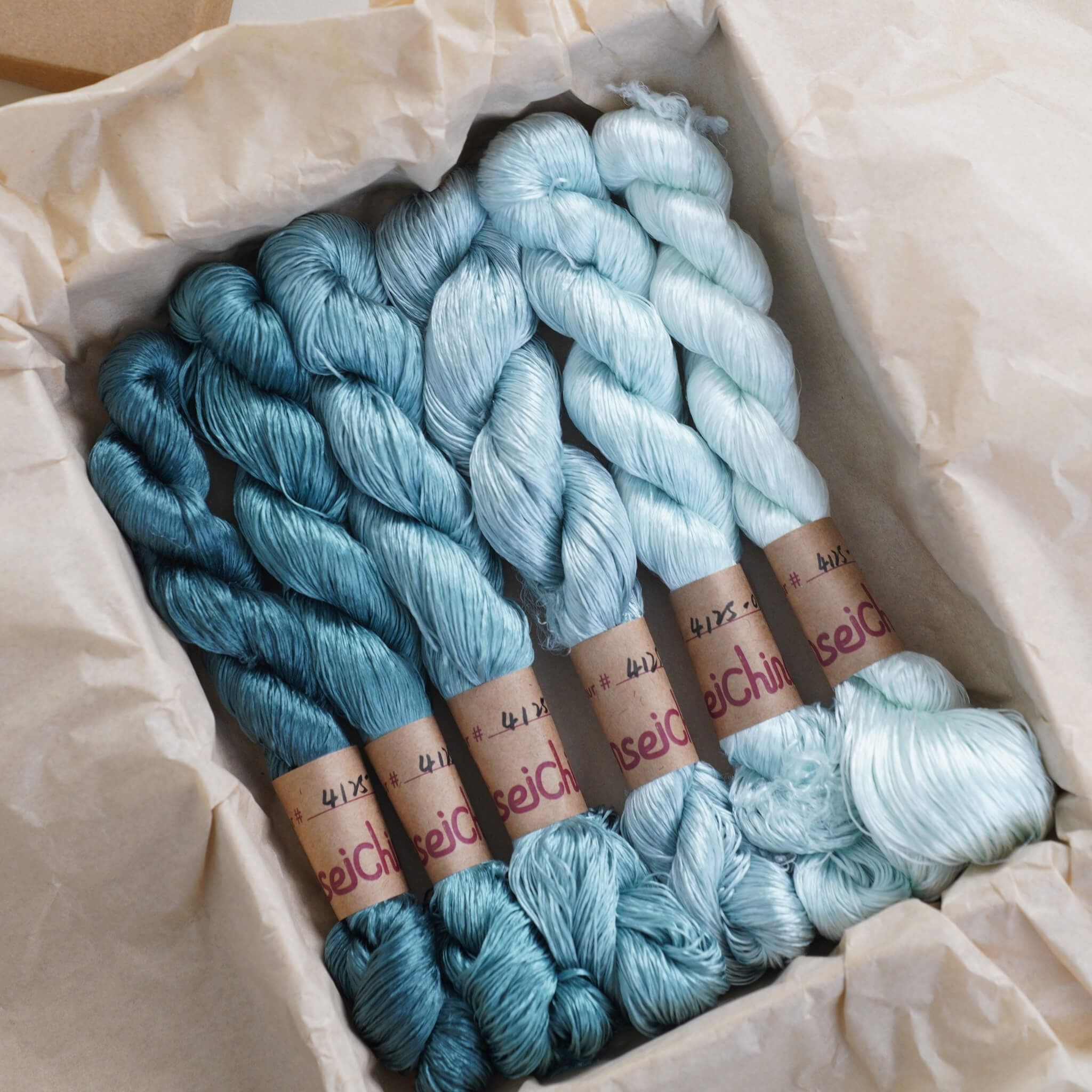 Untwisted Mulberry Silk For Ronghua | Colour #4125