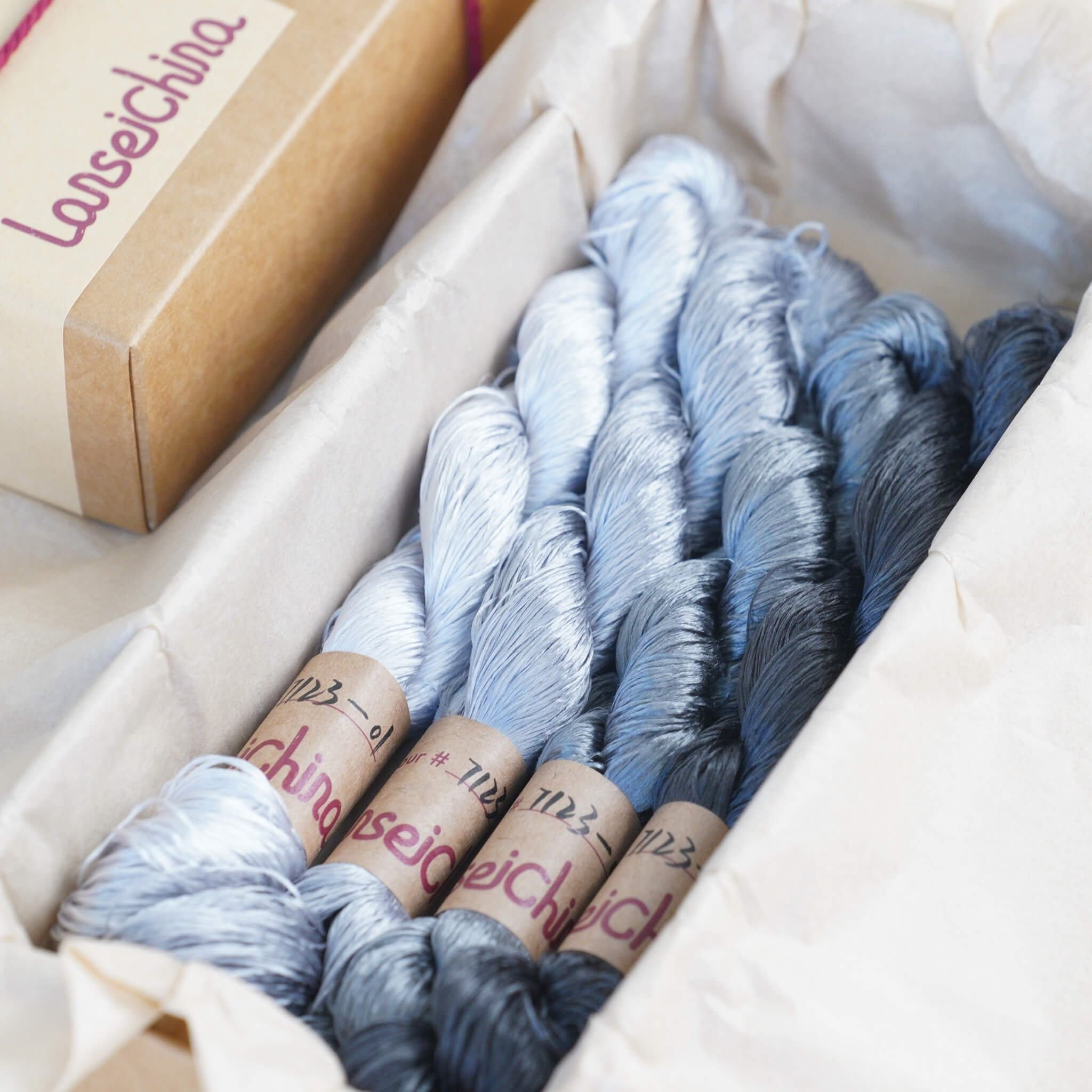 Untwisted Mulberry Silk For Ronghua | Colour #7123