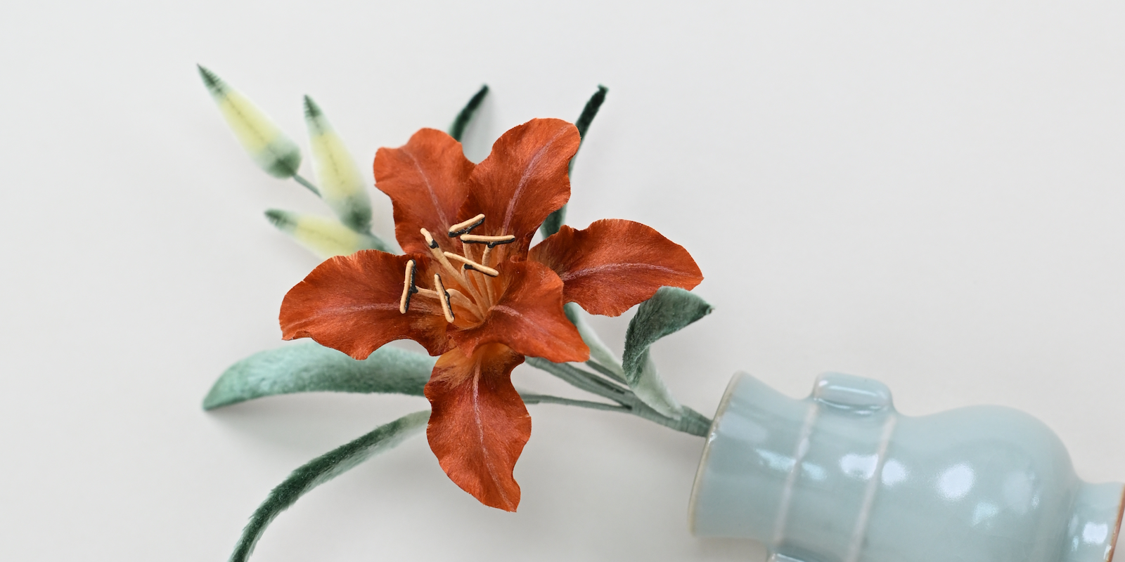 Ronghua Tutorial: How to Make a Daylily Brooch