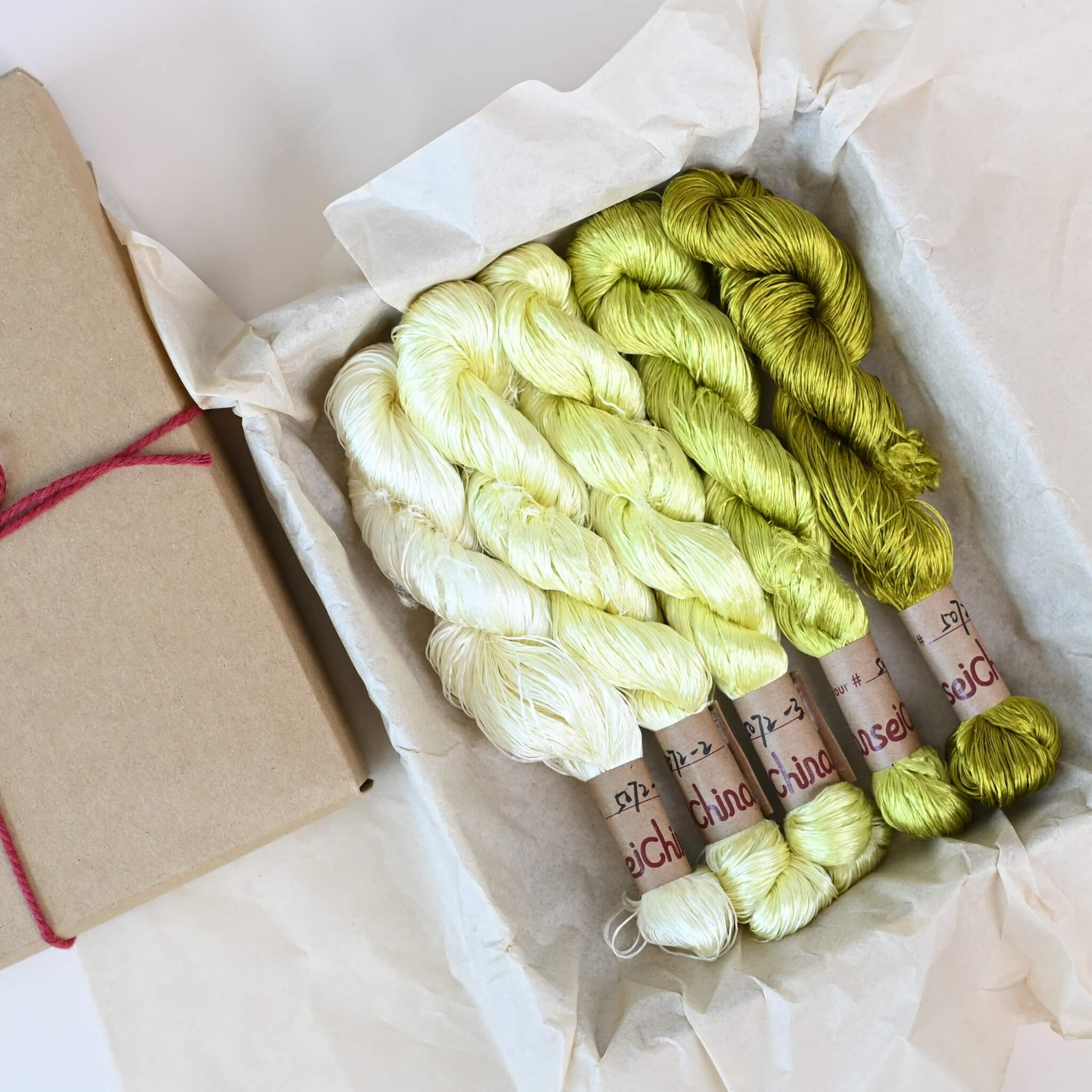Soie de mûrier non torsadée pour Ronghua | Couleur n° 5072