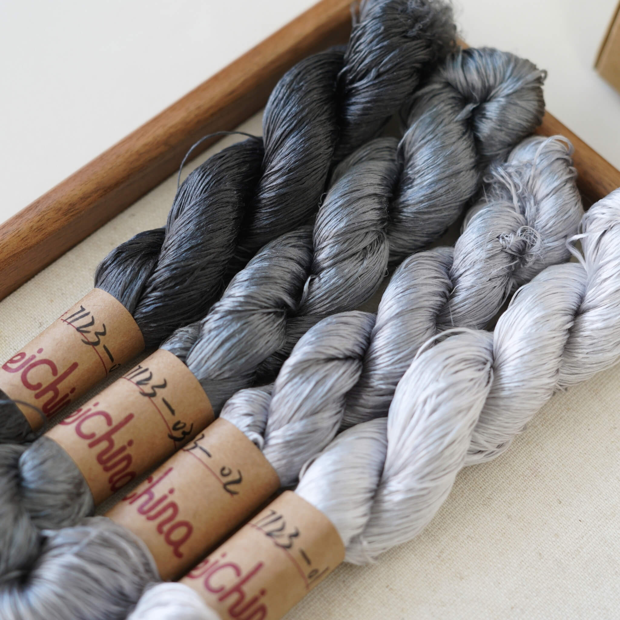 Untwisted Mulberry Silk For Ronghua | Colour #7123