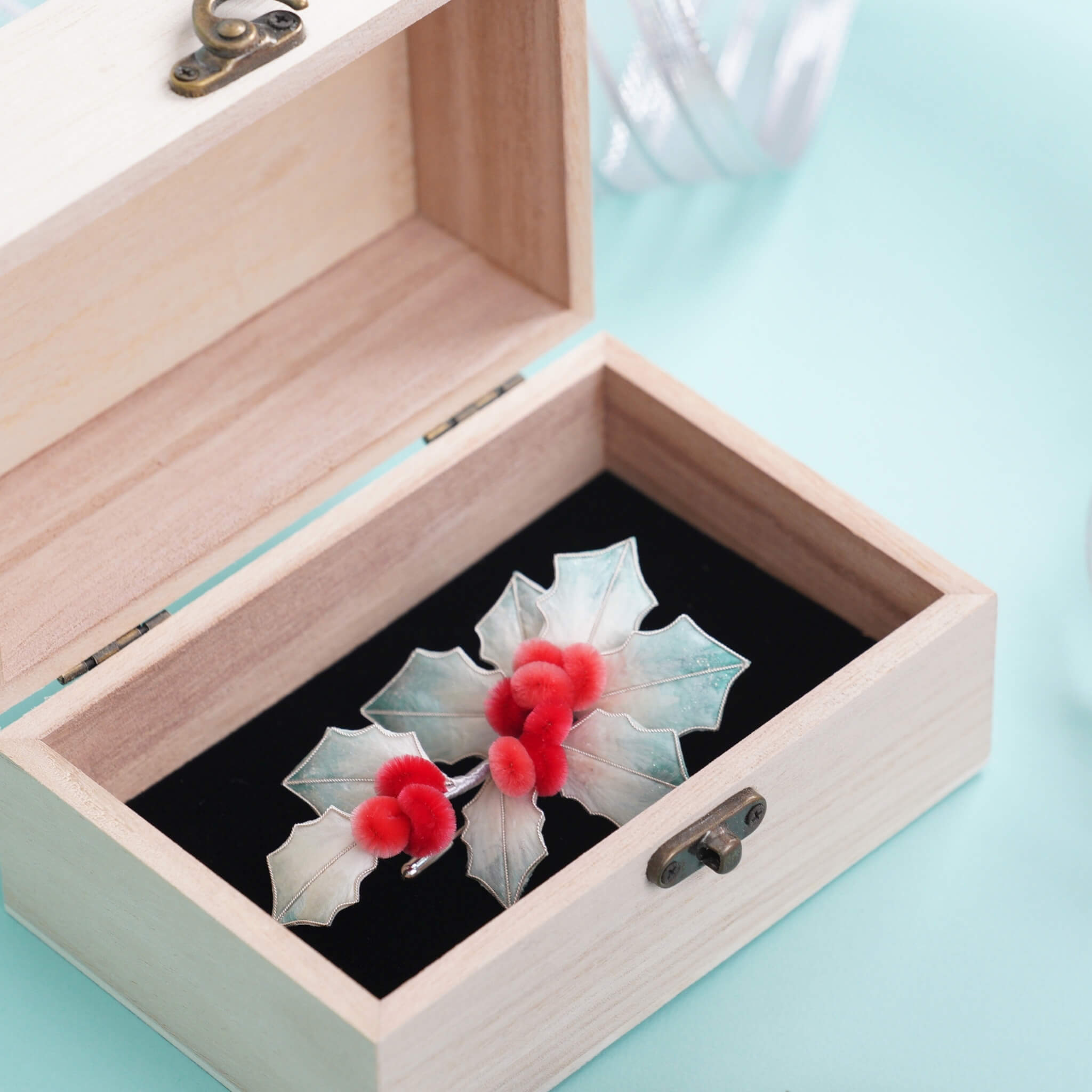 Ronghua DIY Kit | Snowy Holly Napkin Ring