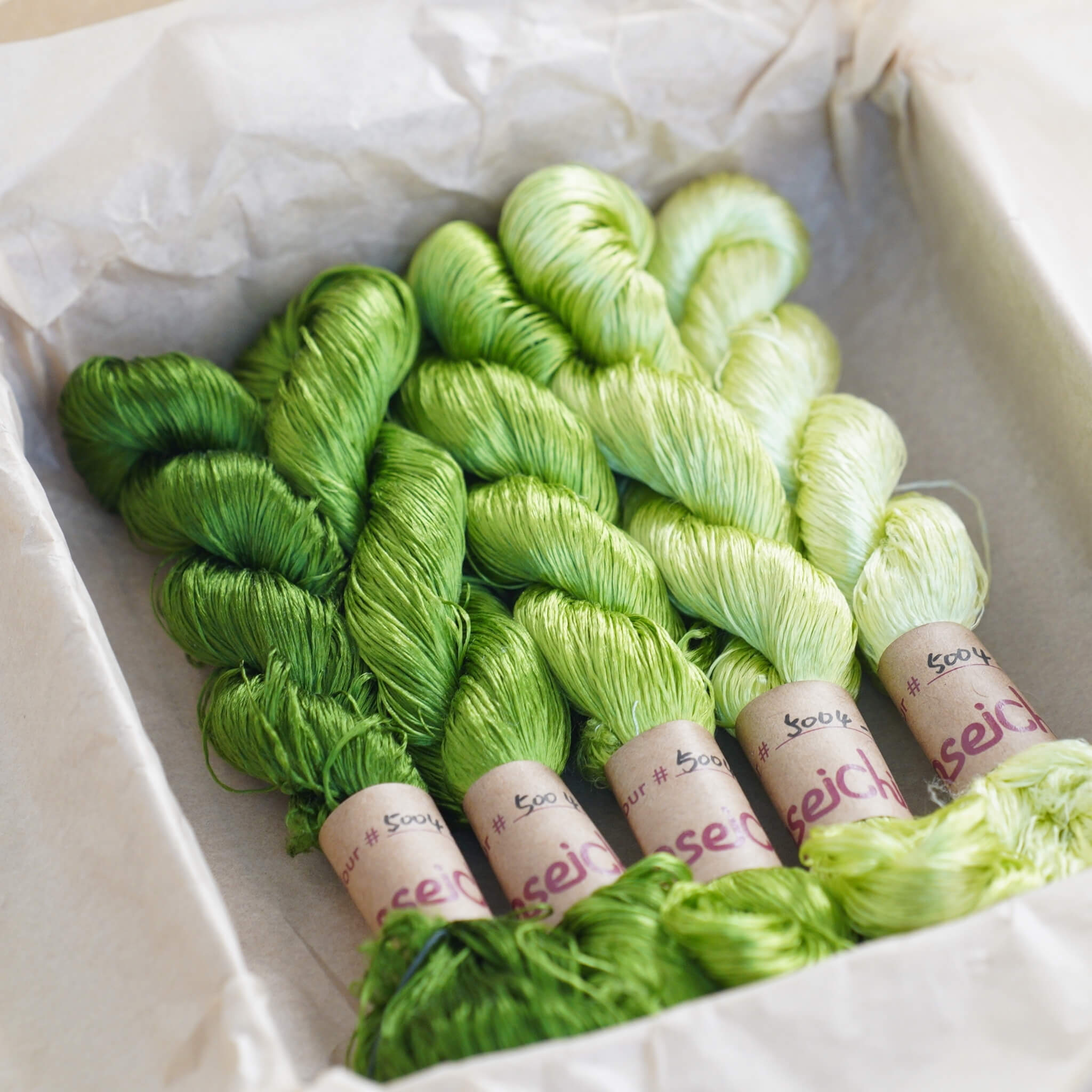 Untwisted Mulberry Silk For Ronghua | Colour #5004