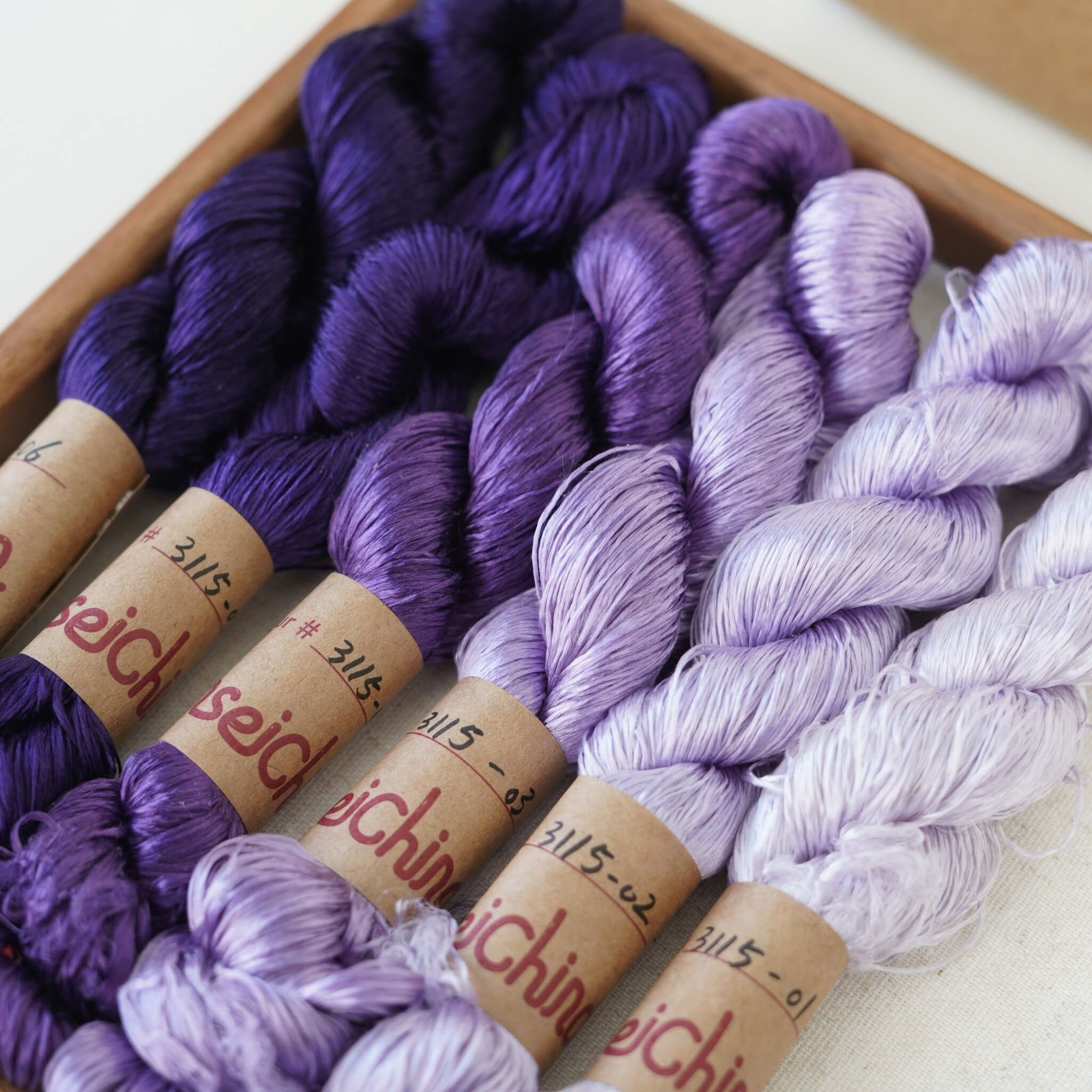 Untwisted Mulberry Silk For Ronghua | Colour #3115