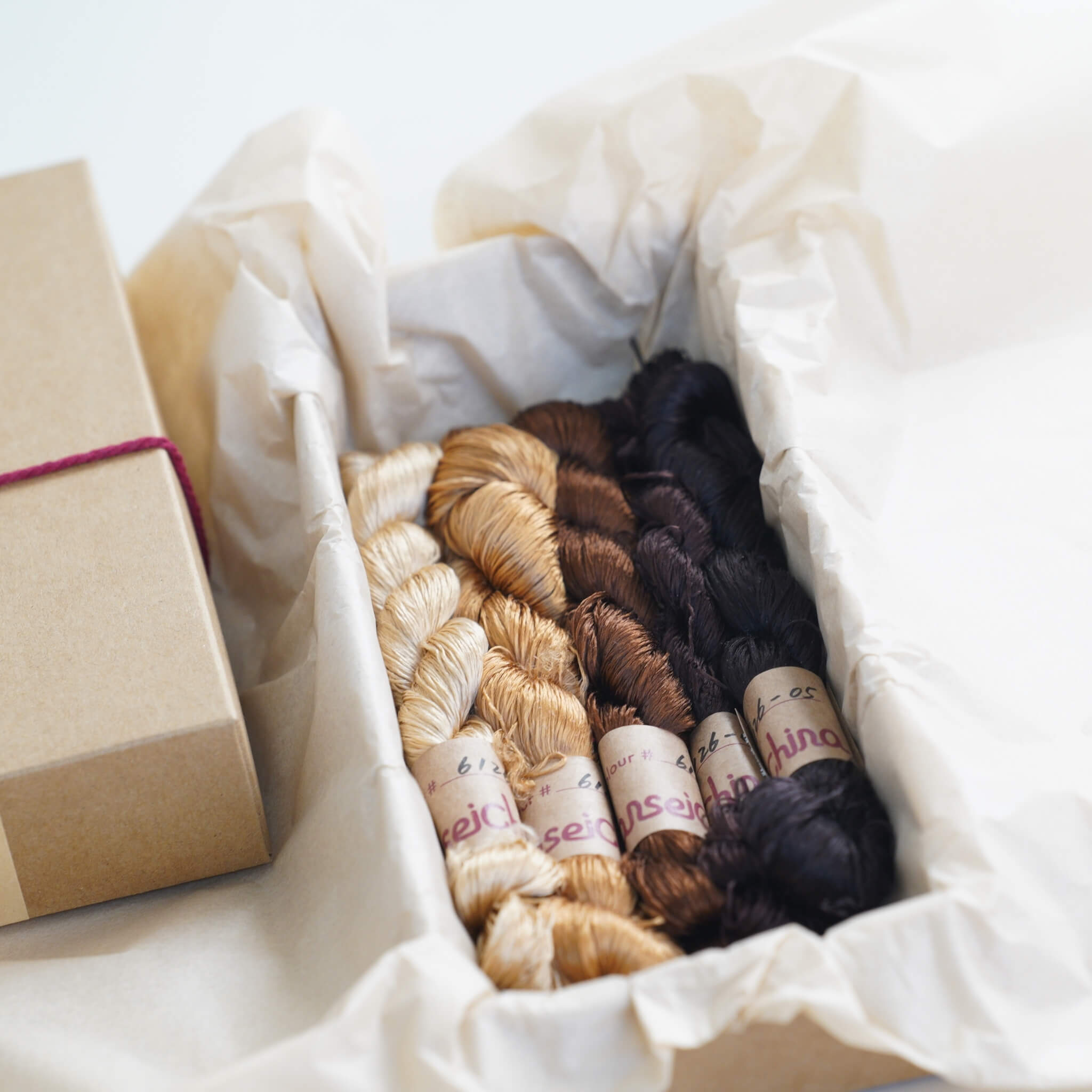 Untwisted Mulberry Silk For Ronghua | Colour #6126