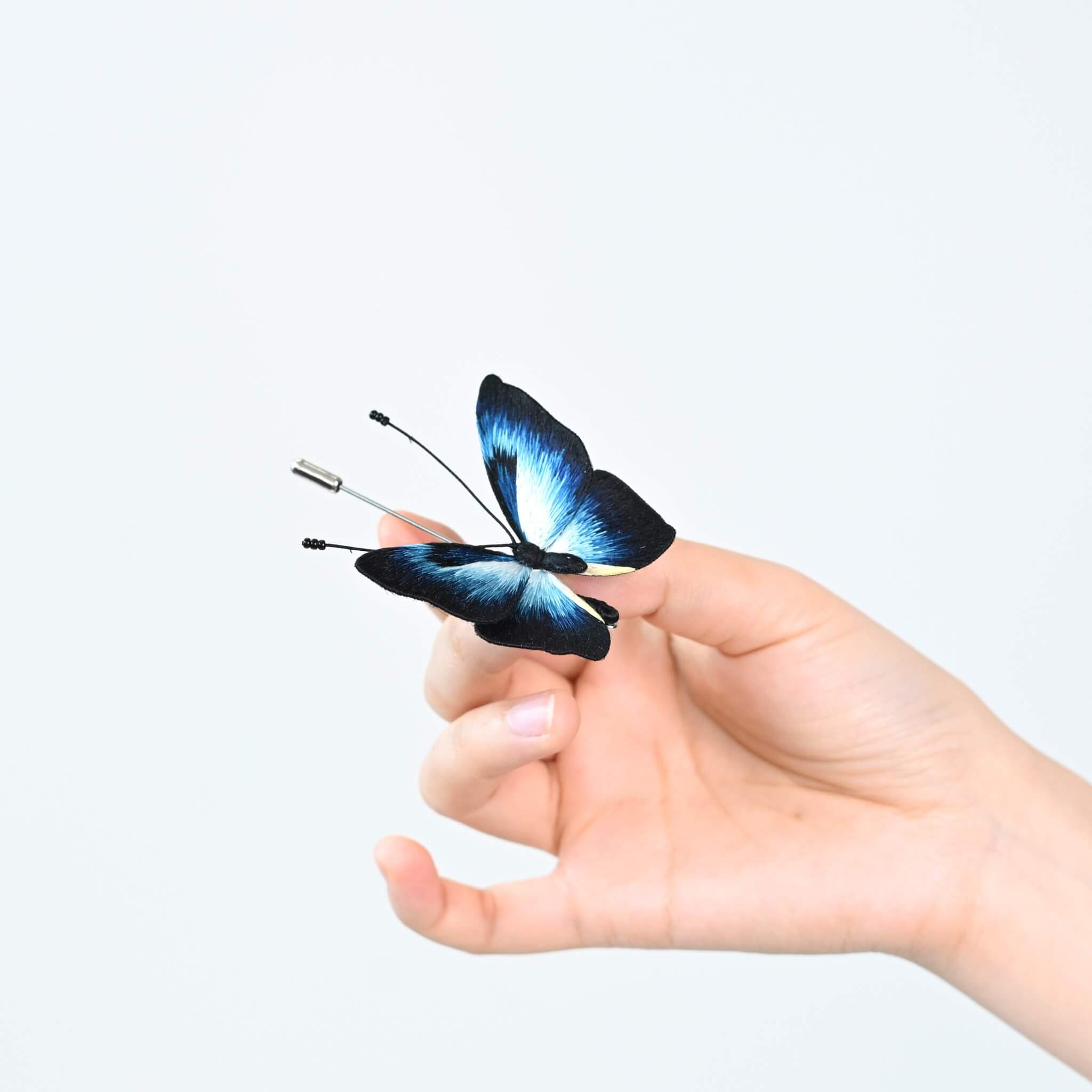 Shu Silk Embroidery DIY Kit | Morpho & Small White