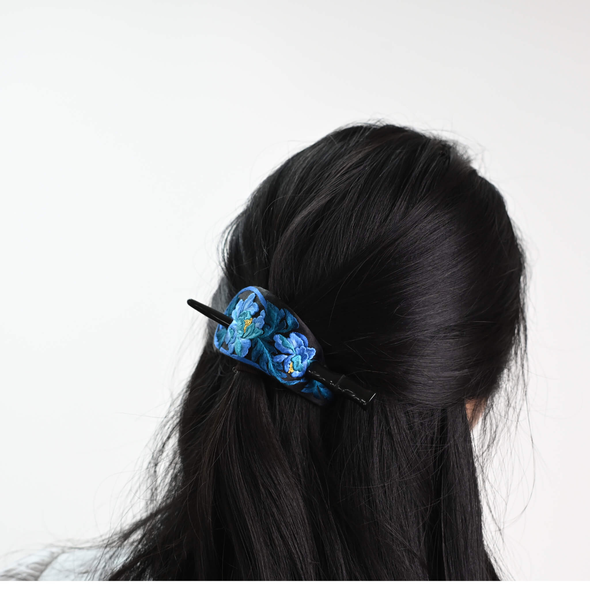 Shu Silk Embroidery DIY Kit | Peerless Beauty